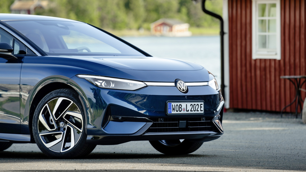 Volkswagen supera a Tesla y se convierte en la marca líder de ventas de coches eléctricos en Europa