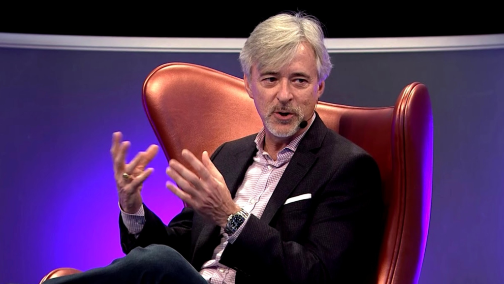 John Krafcik, de Rivian, califica de «absurda» la idea de robotaxis personales en dos años