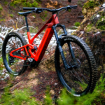 Mondraker lanza la Scree, una e-MTB trail accesible con motor Bosch desde 5.199€