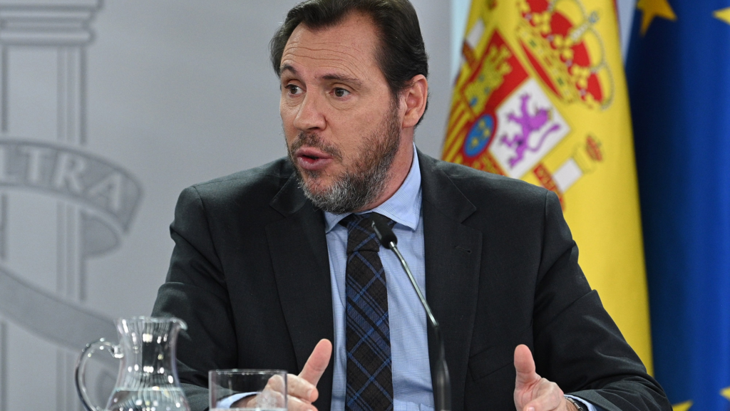 Óscar Puente destaca el avance tecnológico de China en transporte ferroviario: «Avanzan a paso de gigante»