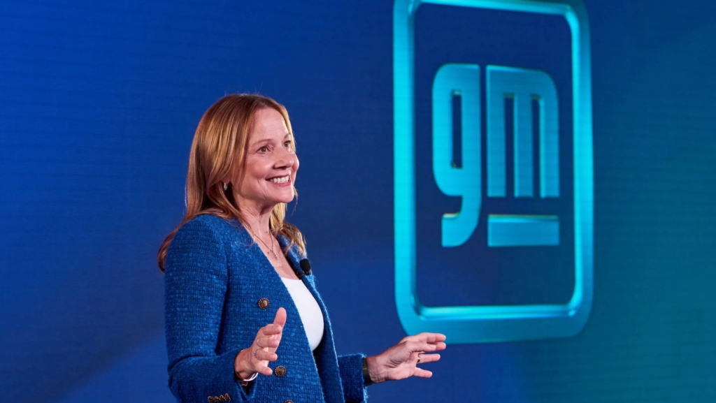 CEO de GM, Mary Barra, admite que los usuarios de híbridos enchufables ‘no los enchufan’