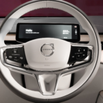 Volvo EX60: SUV eléctrico con 810 km de autonomía y asistente conversacional