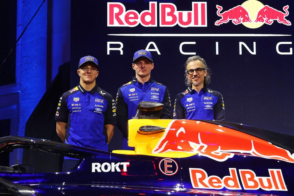 Red Bull revela el RB22 con diseño azul eléctrico para la Fórmula 1 2026
