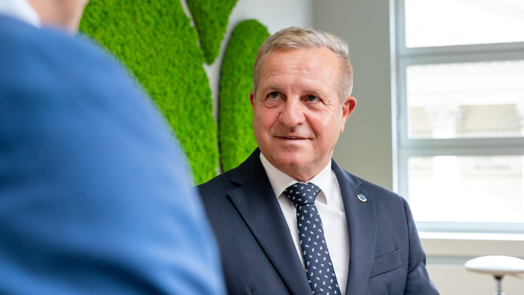 La Asociación de Talleres habla de la eliminación de los aranceles a China: "Europa necesita garantizar la electromovilidad"