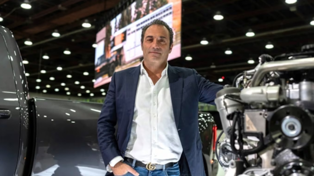 Antonio Filosa, máximo responsable de Stellantis, cierra la puerta a cualquier venta: "Queremos permanecer juntos"