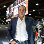 Antonio Filosa, máximo responsable de Stellantis, cierra la puerta a cualquier venta: "Queremos permanecer juntos"