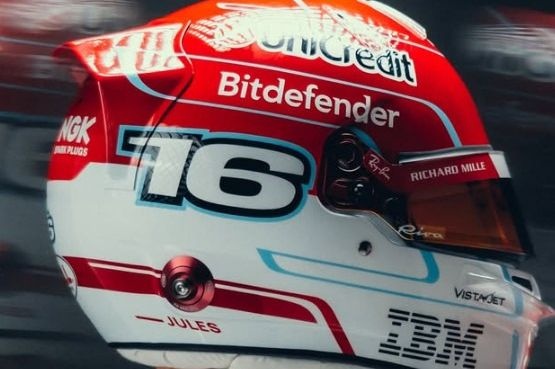Charles Leclerc revela diseño de casco con azul celeste para Fórmula 1 2026