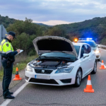 Pasó en Galicia, pero ocurre en el resto de España: 200 € de multa por llevar la baliza V16 pero olvidarse de este otro elemento obligatorio