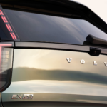 Esta novedad del Volvo EX60 llegará a 2.500.000 coches vendidos por la marca desde 2020, y sin tener que pasar por el taller
