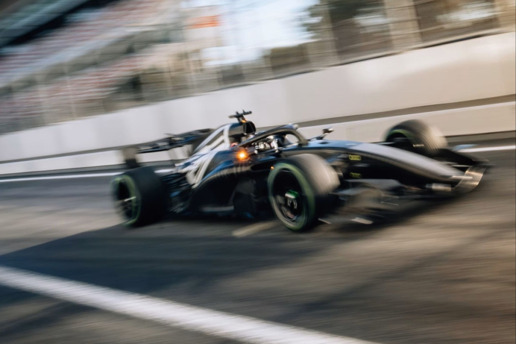 Pérez analiza fallos técnicos en estreno de Cadillac en pruebas de F1 2026