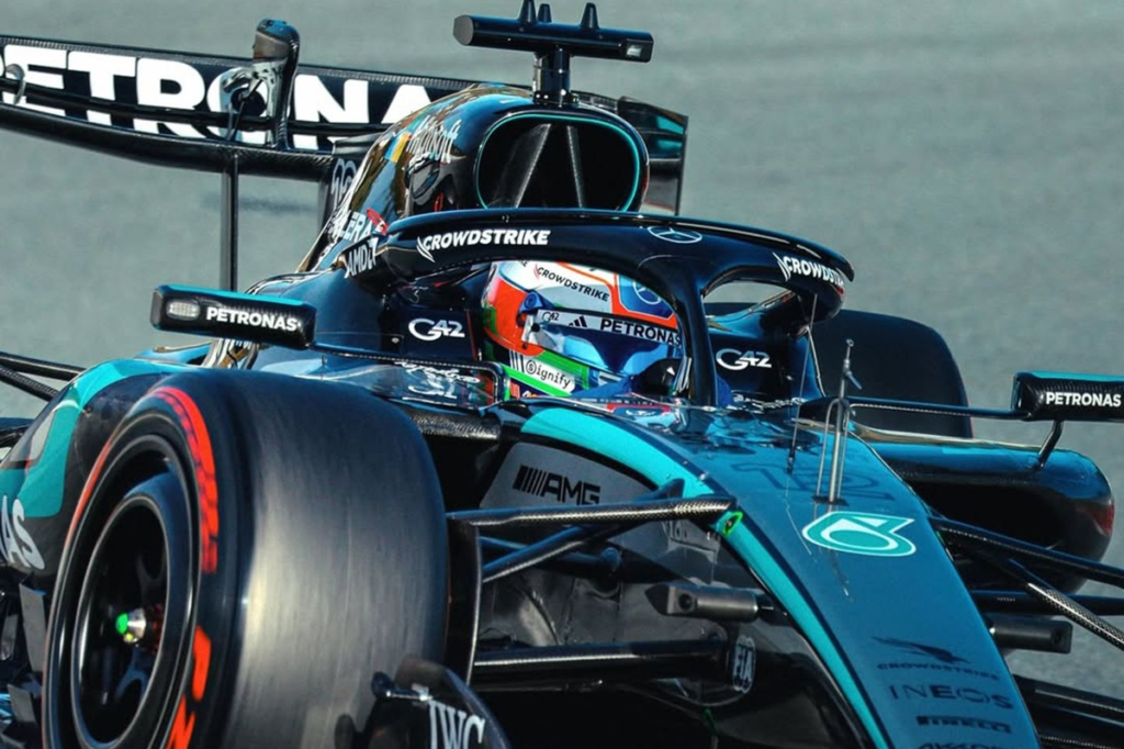 Antonelli prueba el Mercedes W17 en los test de Fórmula 1 2026 en Barcelona