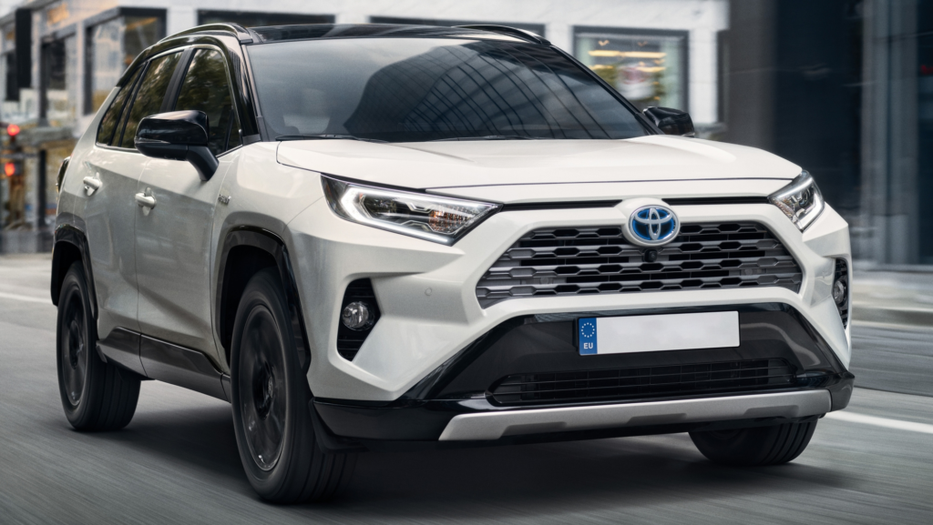 Desde 22.990 €, todavía puedes comprar el SUV híbrido más querido de Toyota, con garantía oficial y que gasta sólo 5 L/100 km