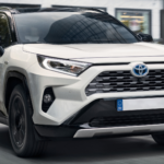 Desde 22.990 €, todavía puedes comprar el SUV híbrido más querido de Toyota, con garantía oficial y que gasta sólo 5 L/100 km