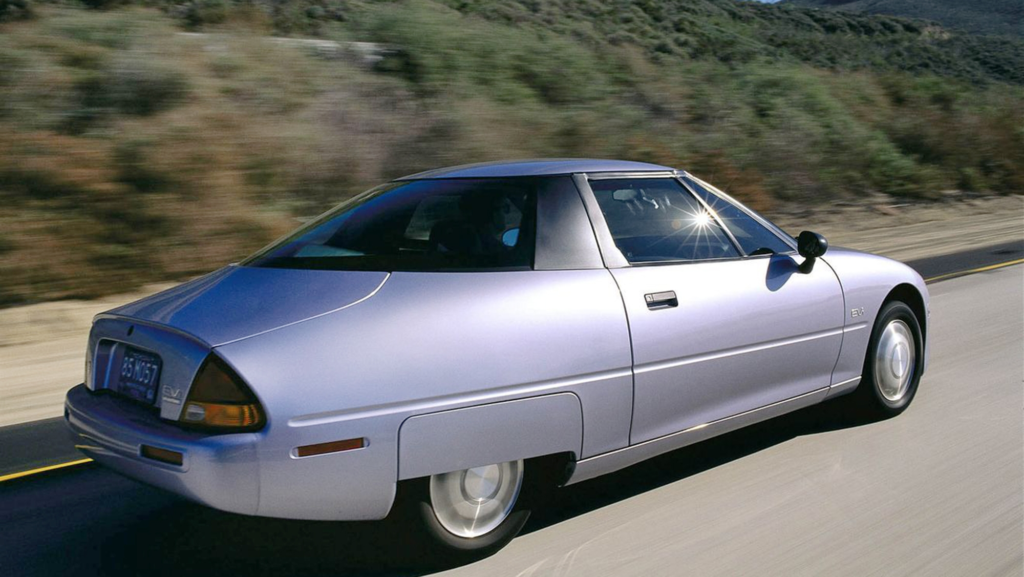 El 'coche eléctrico que nunca existió', de los años 90, volverá a circular después de ser rescatado de la chatarra