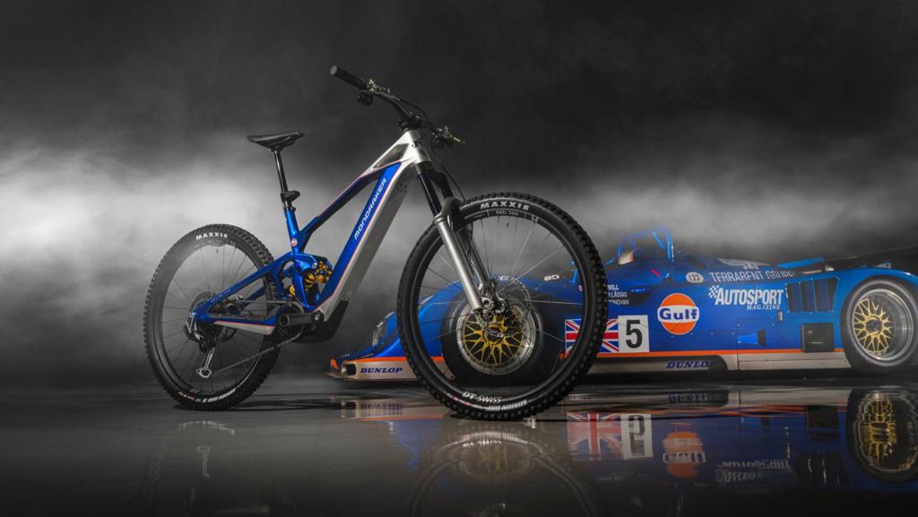 Esta bicicleta eléctrica de montaña está inspirada en un coche de carreras de 900 CV de potencia