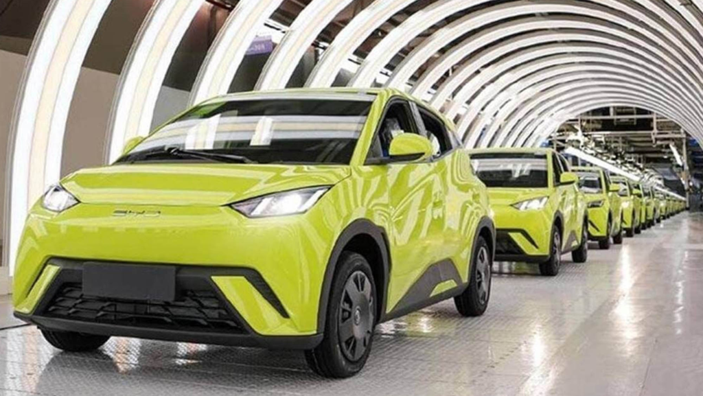 BYD establece nuevo récord con 4,6 millones de vehículos vendidos en 2025, pero enfrenta tendencia decreciente