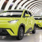 BYD establece nuevo récord con 4,6 millones de vehículos vendidos en 2025, pero enfrenta tendencia decreciente