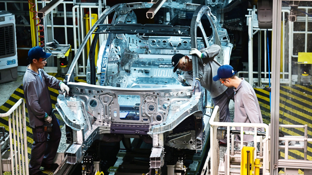 China advierte sobre represalias ante posible extensión del CBAM de la UE al sector automotriz