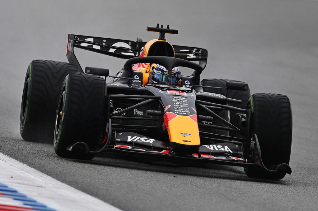 Un expiloto incluye a Sainz entre los grandes beneficiados del reglamento F1 2026 #F1 #FVDigital