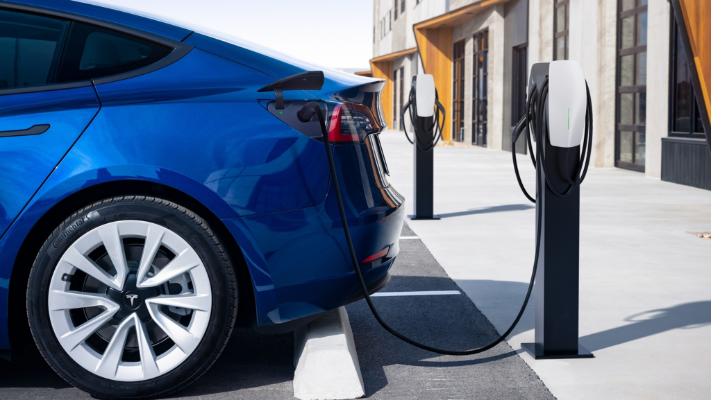 La 'estocada final' a la gasolina y al diésel: con un coche eléctrico podrás ahorrar más de 900 € al año