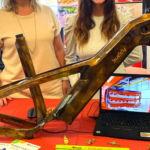 En solo 2 minutos se pueden hacer cuadros de bicicletas en Europa tecnológicamente muy avanzados