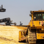 En China escasea el litio y otras tierras raras para las baterías y por eso invierte en potenciales minas de otros territorios