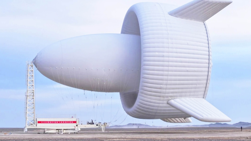 Flotando en el aire, esta turbina eólica genera 1.500.000 W, mide 13 plantas de alto y tiene las dimensiones de una pista de baloncesto