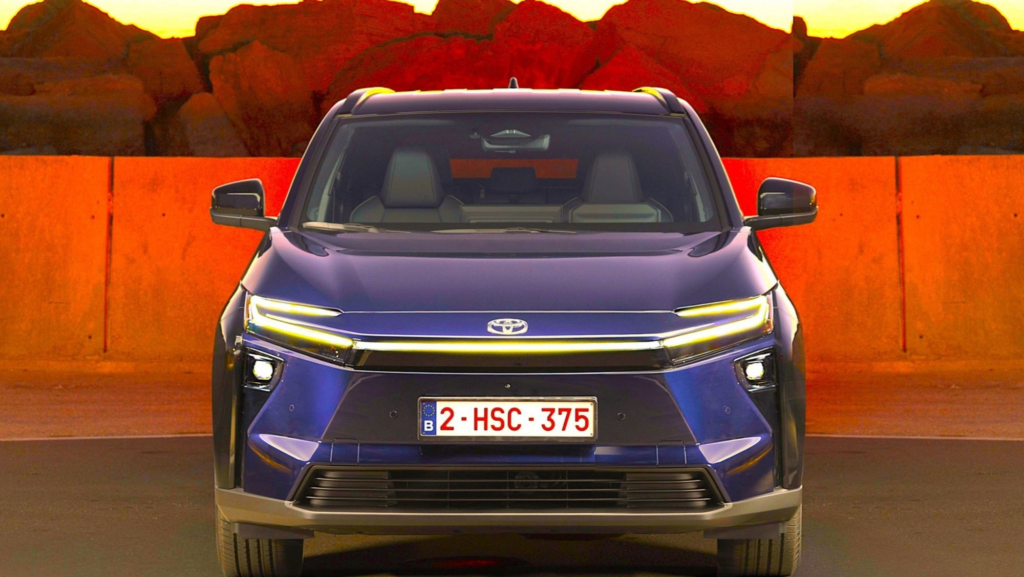 Más de 336 millones € contra Tesla: el Toyota eléctrico más vendido en España se convertirá en robotaxi