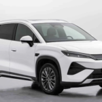 Con 4,8 metros de largo, el nuevo BYD eléctrico promete hasta 710 km de autonomía por menos de 30.000€