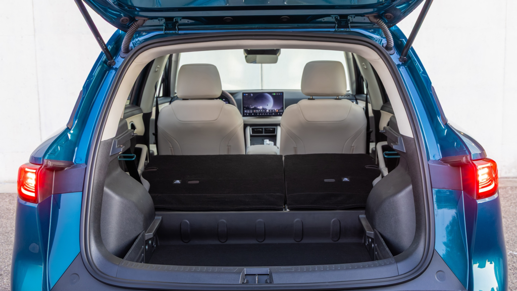 Con hasta 1.000 km de autonomía y desde 21.000 €, este SUV híbrido de BYD sale más barato que nunca