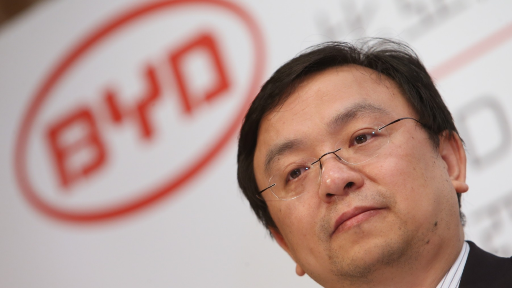 Wang Chuanfu (BYD) sentencia a la competencia europea: "les llevamos 5 años de adelanto tecnológico"