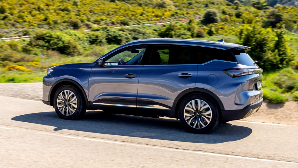 El SUV español con tecnología china que arrasa: hasta 279 CV, etiqueta Eco o Cero y un precio desde 24.900 €