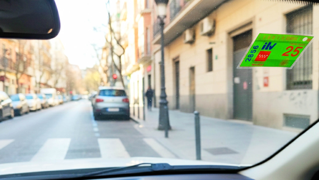Un juzgado crea jurisprudencia sobre la multa de 200 € impuesta por la DGT a un conductor por aparcar en la calle si haber pasado la ITV