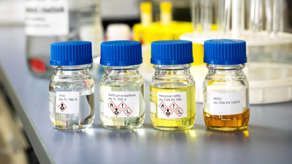 Aunque la UE ha rectificado y permitirá coches diésel y gasolina más allá de 2035, en realidad 'la letra pequeña' los deja prácticamente como estaban