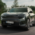 Con 530 kilómetros de autonomía y un maletero enorme este el coche eléctrico que KIA quiere que te compres