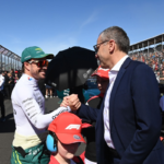 El CEO de la F1 descarta la retirada de Alonso y Hamilton en 2026: “Son gigantes” #F1 #FVDigital