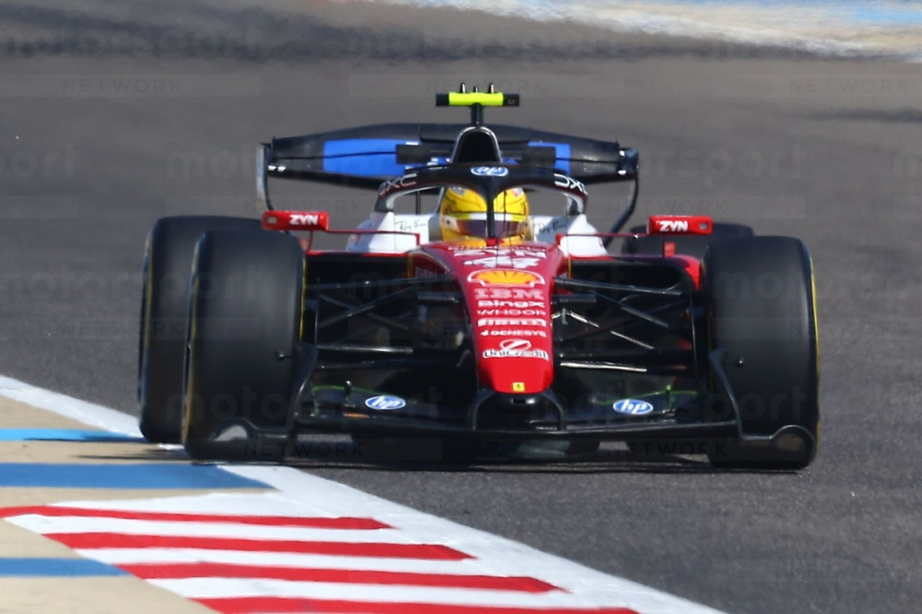 Casi 270° de giro y mando oculto en el lateral #F1 #FVDigital