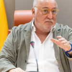 Pere Navarro (DGT) avisa: "Si paras por una avería o un incidente y no colocas la baliza V16, te van a denunciar"