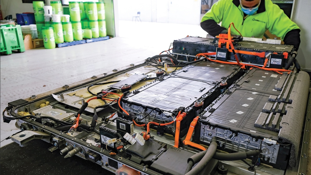 Con un beneficio de 1.200 € por batería, los talleres ilegales de China concentran el 75% del reciclaje y alimentan el mercado negro