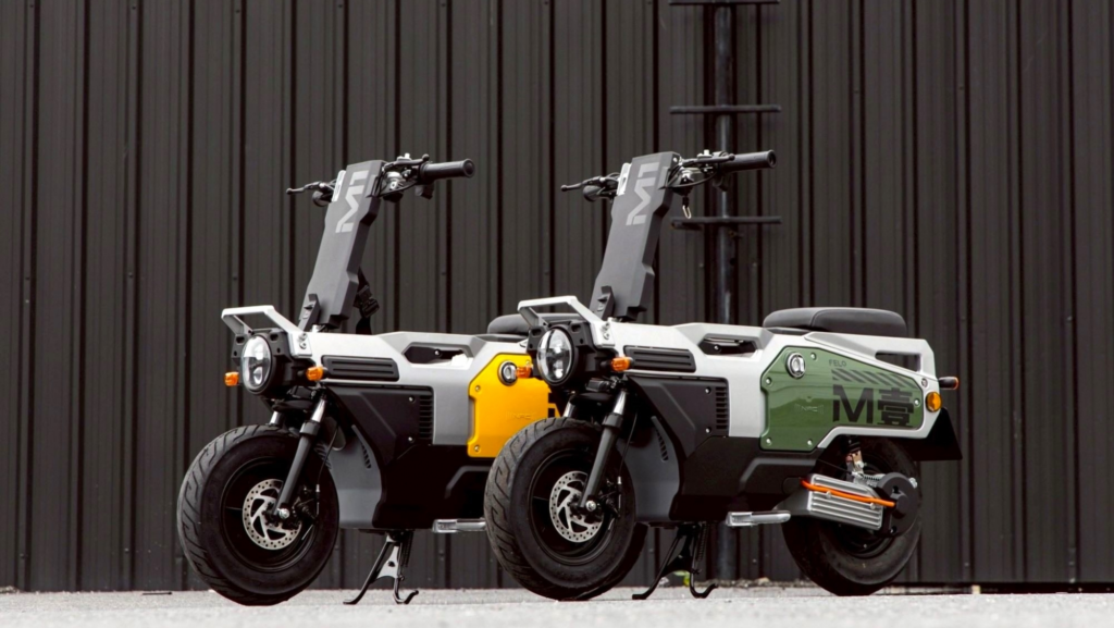 Por menos de 2.000 €, ya se puede comprar esta moto eléctrica que cabe en el maletero del coche y en cualquier medio de transporte