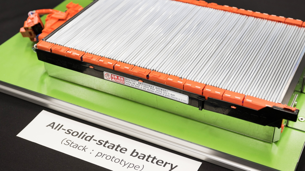 1.000 km de autonomía y recarga en 10 minutos: Toyota está un paso más cerca de tener sus baterías de estado sólido