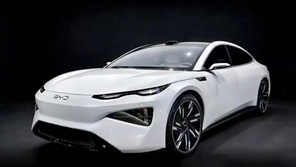 1.000 km de autonomía y carga del 10 al 70% en 5 minutos: el nuevo sedán eléctrico de BYD que podría llegar a Europa