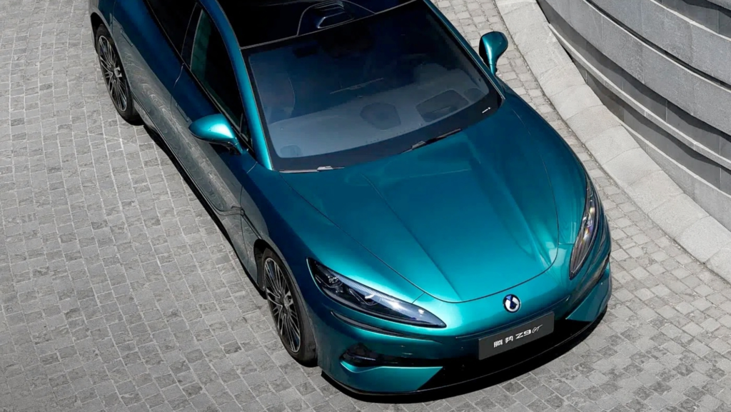 1.036 km de autonomía, carga completa en 9 minutos y 33.700 euros: BYD presenta el mejor coche eléctrico del mundo