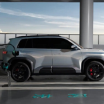 Tras vender 300.000 coches en 27 meses, BYD mejora sus propios Land Rover capaces de cargar sus baterías en 9 minutos