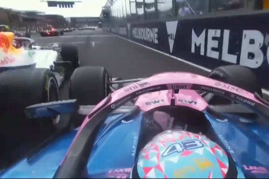 Los reflejos de Colapinto evitan un fuerte accidente en la salida de Australia #F1 #FVDigital