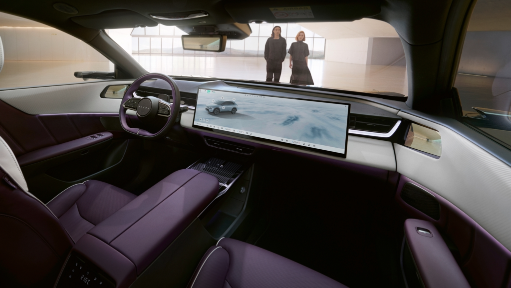 Desde 41.990 € (sin trucos): Mazda pone precio a su nuevo y espectacular coche eléctrico, el CX-6e llegará en verano