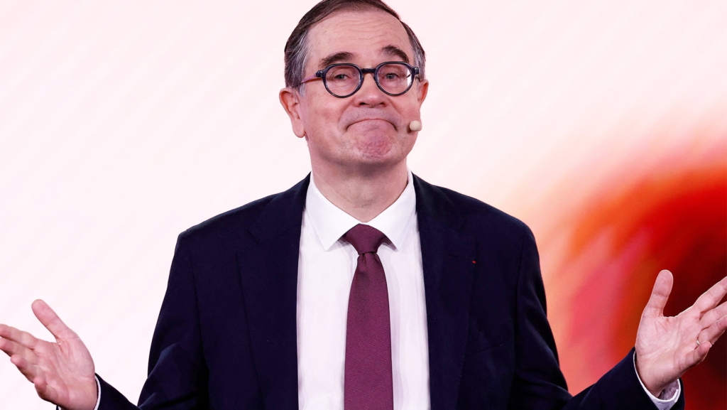 El CEO de Renault, François Provost, suplica un acuerdo con los sindicatos en España para que esta vital planta participe en la nueva generación de coches eléctricos