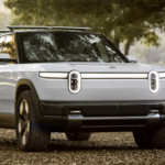 Se filtra el coche eléctrico 'barato' de Rivian: un SUV de 4,72 m y 813 l de maletero con 656 CV y 531 km de autonomía