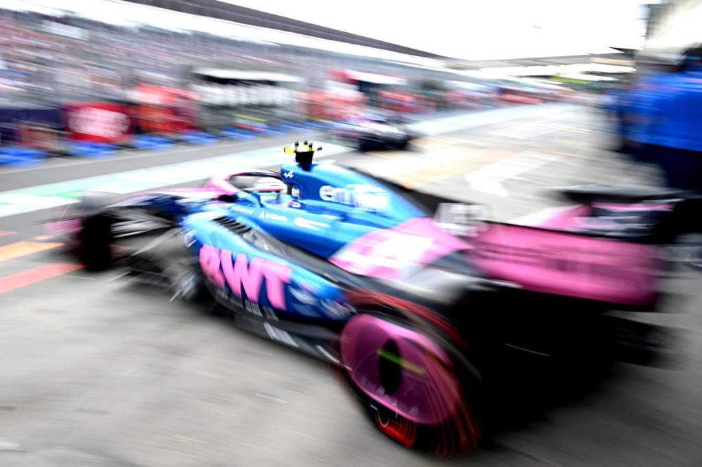 Mercedes negocia comprar parte de Alpine en un movimiento inesperado en F1 #F1 #FVDigital