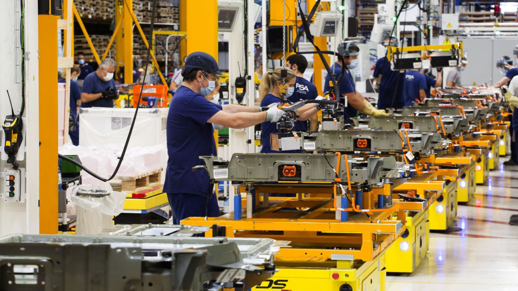 Madrid se quedará sin la fabricación del Citroën C4, que irá a Marruecos, pero Stellantis dará un nuevo futuro a la fábrica española